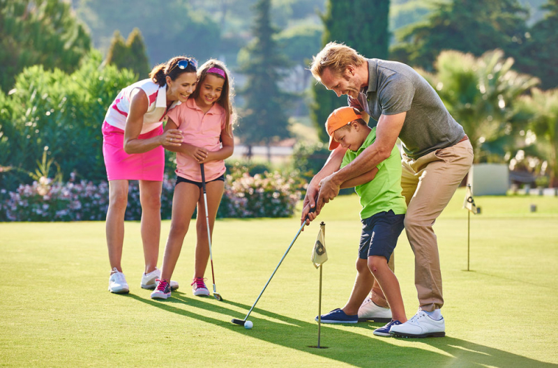 Nguyên tắc vàng khi hướng dẫn trẻ chơi golf